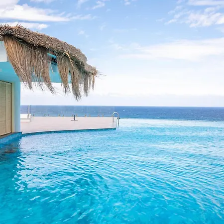 B2 Albatross With Pool Access And View * Agios Amvrosios (Kyrenia)